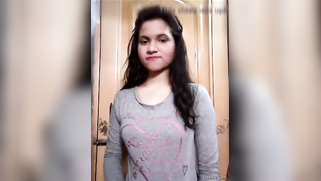 Good tips encourage the shy Indian camgirl to expose young titties | XXX Video on AllSex.XXX