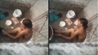 Creep climbs the wall to film the Indian neighbor taking a bath | XXX Video on AllSex.XXX