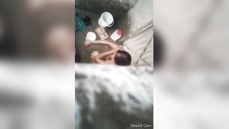 Creep climbs the wall to film the Indian neighbor taking a bath | XXX Video on AllSex.XXX