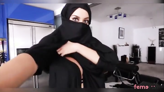 Hijab XXX Porn! Naughty Paki wife displays her nude tits