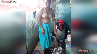 Caught on cam! Village busty aunty bathing | XXX Video on AllSex.XXX