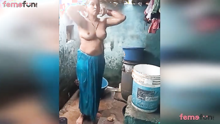 Caught on cam! Village busty aunty bathing | XXX Video on AllSex.XXX