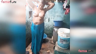 Caught on cam! Village busty aunty bathing | XXX Video on AllSex.XXX