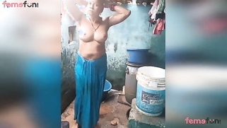 Caught on cam! Village busty aunty bathing | XXX Video on AllSex.XXX