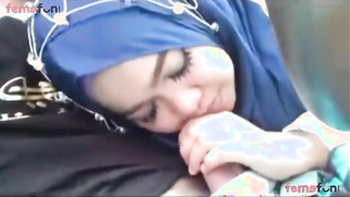 Arab cute girl in hijab blowjob to her cousin brother | XXX Video on AllSex.XXX