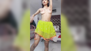 Astonishing Indian bitch dancing topless on cam | XXX Video on AllSex.XXX