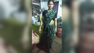 Good looking teen nude MMS striptease selfie XXX video