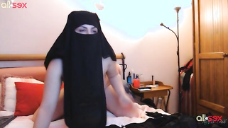 Indian takes off hijab after she rides a dildo for a while | XXX Video on AllSex.XXX