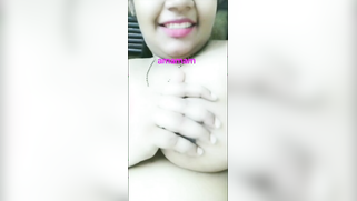 Slutty Desi chick poses for XXX webcam and shows off her big tits