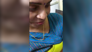 Mature Desi auntie fingers her XXX twat and records it for the cam | XXX Video on AllSex.XXX