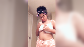 Sweet Indian chick poses topless showing off her huge XXX breasts | XXX Video on AllSex.XXX