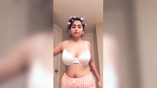 Sweet Indian chick poses topless showing off her huge XXX breasts | XXX Video on AllSex.XXX