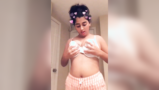 Sweet Indian chick poses topless showing off her huge XXX breasts | XXX Video on AllSex.XXX