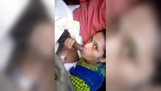 Amateur dehati cutie blows and licks XXX boner of her Indian man