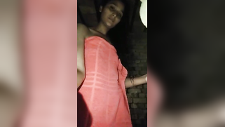 Slutty Indian babe puts towel away to show off her tits and XXX cunt | XXX Video on AllSex.XXX
