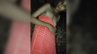 Slutty Indian babe puts towel away to show off her tits and XXX cunt | XXX Video on AllSex.XXX