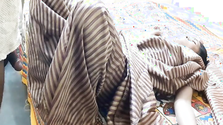 Obedient Desi wife in sari lies and enjoys chudai in XXX missionary pose | XXX Video on AllSex.XXX