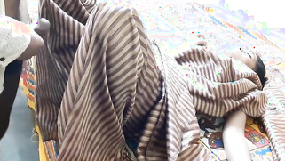 Obedient Desi wife in sari lies and enjoys chudai in XXX missionary pose | XXX Video on AllSex.XXX