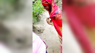 Indian MILF in colorful sari is fucked by her husband in the fresh air | XXX Video on AllSex.XXX