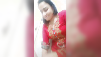 Night solo video of Indian girl in red sari who exposes boobs and twat | XXX Video on AllSex.XXX
