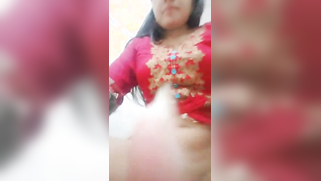 Night solo video of Indian girl in red sari who exposes boobs and twat | XXX Video on AllSex.XXX