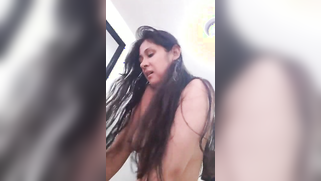 Wife becomes excited and has Indian sex with the amateur cameraman