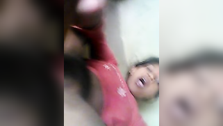 Indian slut exploits rolling pin instead of sex toy to get it on hard | XXX Video on AllSex.XXX