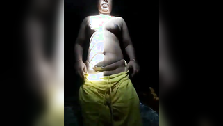 Indian woman diligently shows off armpits and snatch in the dark room | XXX Video on AllSex.XXX