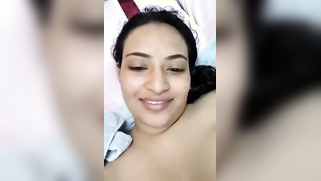 Solo Indian sex video of MILF who flaunts naked body for horny guy