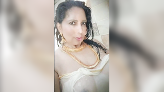 Filming cool Indian movie takes model to demonstrates her big twins | XXX Video on AllSex.XXX