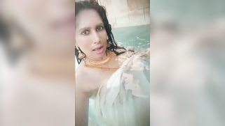 Filming cool Indian movie takes model to demonstrates her big twins | XXX Video on AllSex.XXX