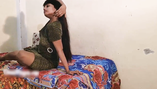Indian sex model is so self-confident while taking taking clothes off | XXX Video on AllSex.XXX