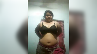 Curvy Indian housewife with big tits performs striptease on camera | XXX Video on AllSex.XXX