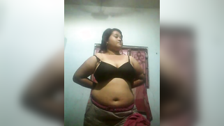 Curvy Indian housewife with big tits performs striptease on camera | XXX Video on AllSex.XXX