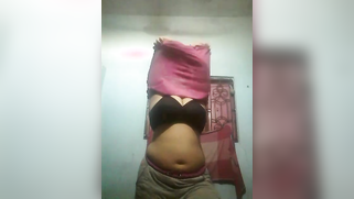 Curvy Indian housewife with big tits performs striptease on camera | XXX Video on AllSex.XXX