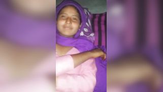 Clothed Desi girl has her virgin pussy drilled in indian sex video