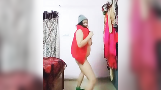 Joyful Indian beauty with natural boobs dances naked on the camera | XXX Video on AllSex.XXX
