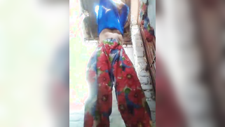 Modest Indian gal from village showing all her XXX assets outdoors | XXX Video on AllSex.XXX