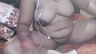 Amateur solo indian sex clip of chubby Desi woman rubbing own clit | XXX Video on AllSex.XXX