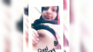 Desi cutie in hijab finds courage to show perky boobs on the cam | XXX Video on AllSex.XXX