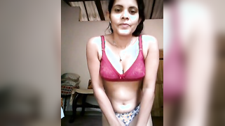 Svelte Indian girl shows tits and pussy during nude selfie video | XXX Video on AllSex.XXX