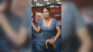 Mature Desi woman undresses being ready for hot indian sex at home | XXX Video on AllSex.XXX