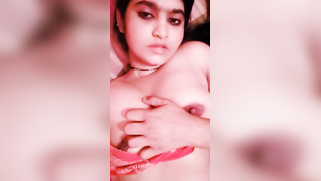 Attractive Indian girl not shy to show her natural XXX boobs on cam | XXX Video on AllSex.XXX