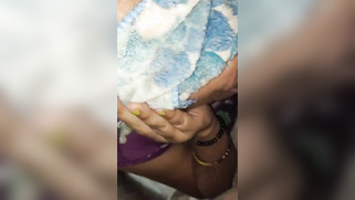 Mature Indian housewife sucks hard boner in amateur indian sex clip | XXX Video on AllSex.XXX