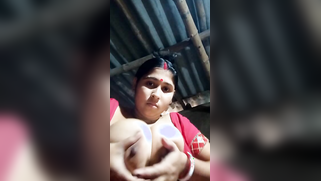 Naughty Desi beauty shakes her big XXX melons in front of camera | XXX Video on AllSex.XXX