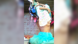 Young Indian girl shows how her XXX tunnel looks like outdoors | XXX Video on AllSex.XXX
