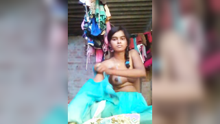 Young Indian girl shows how her XXX tunnel looks like outdoors | XXX Video on AllSex.XXX