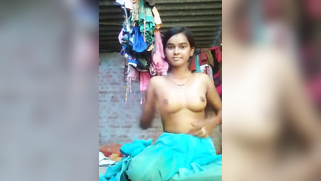 Young Indian girl shows how her XXX tunnel looks like outdoors | XXX Video on AllSex.XXX