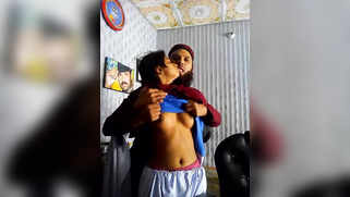 Lovely Desi gal flashes XXX tits while making out with her lover | XXX Video on AllSex.XXX