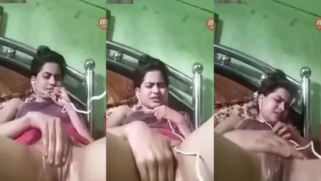 Relaxed Indian teen slowly rubs own XXX snatch in front of webcam